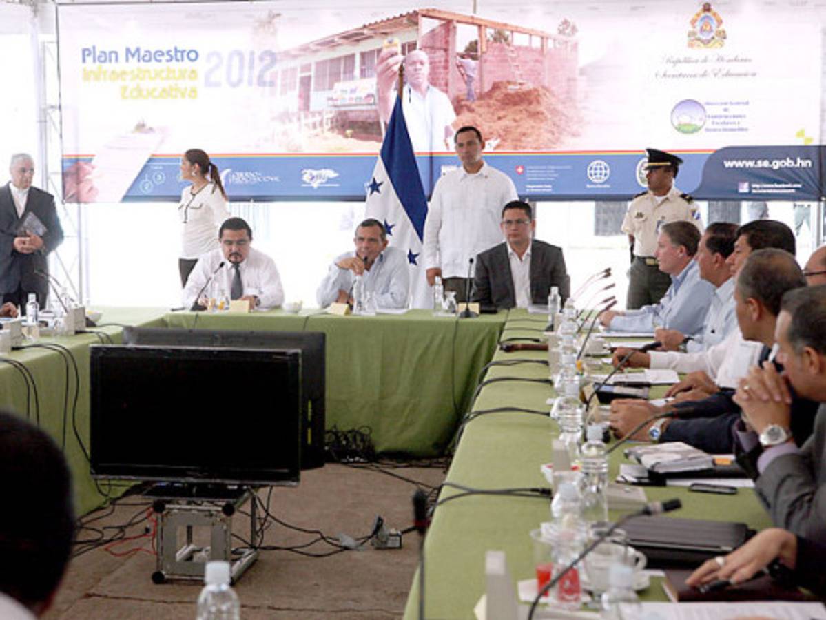 Decreto sanciona a maestros huelguistas