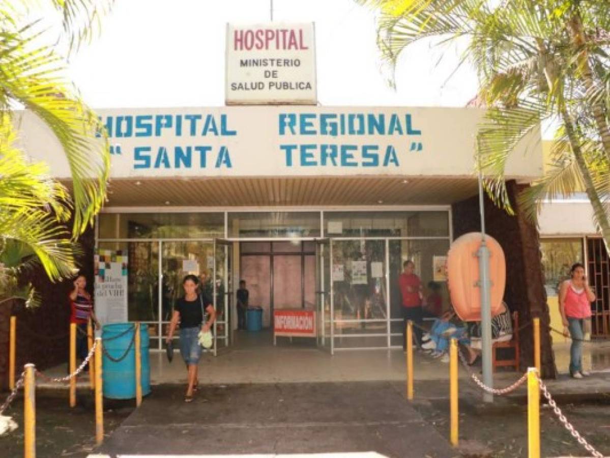 Hondureña da a luz a su bebé en un baño del hospital Santa Teresa de Comayagua
