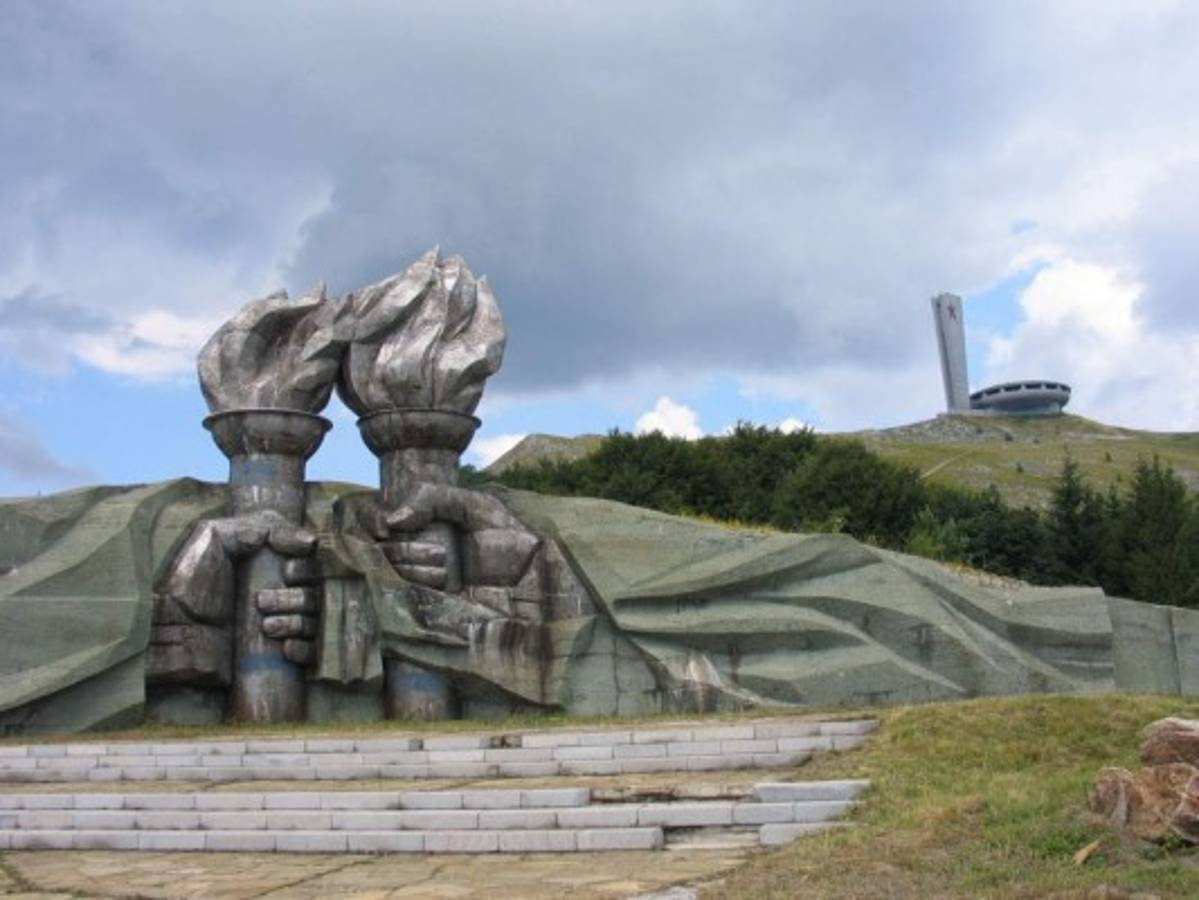 En abandono Buzludja, el ovni arquitectónico del comunismo búlgaro