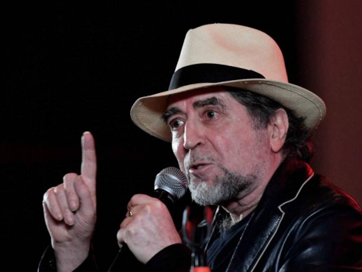 Español Joaquín Sabina pide a México 'dar más la cara' ante Donald Trump