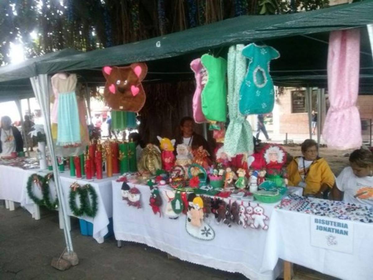 Microempresarios realizan feria en la capital hondureña