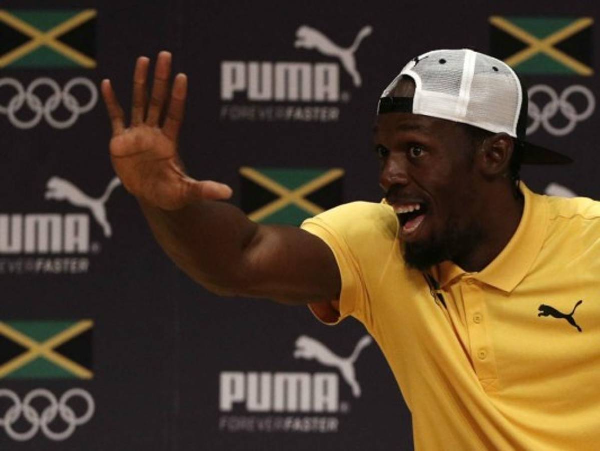 Bolt baila samba con garotas y habla sobre el dopaje: 'Vamos en la buena dirección'