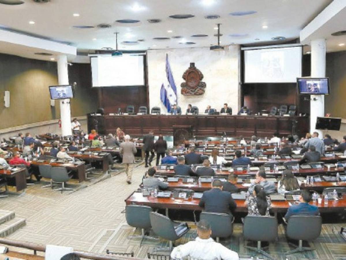 Distintas posturas en el Congreso Nacional con inicio de mesas del diálogo
