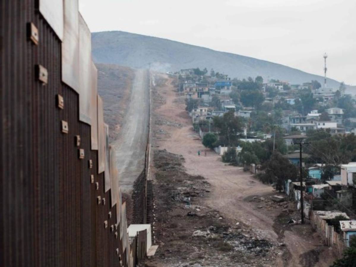 EEUU enviaría a 5 mil soldados más a la frontera con México para detener caravana migrante