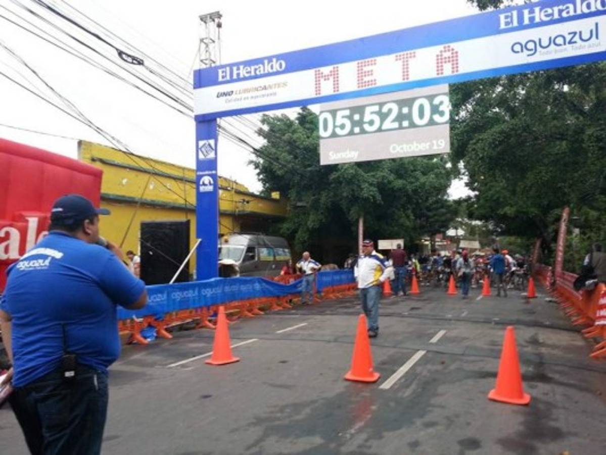 3ra Vuelta Ciclística de Tegucigalpa empezó...¡a pedalear!