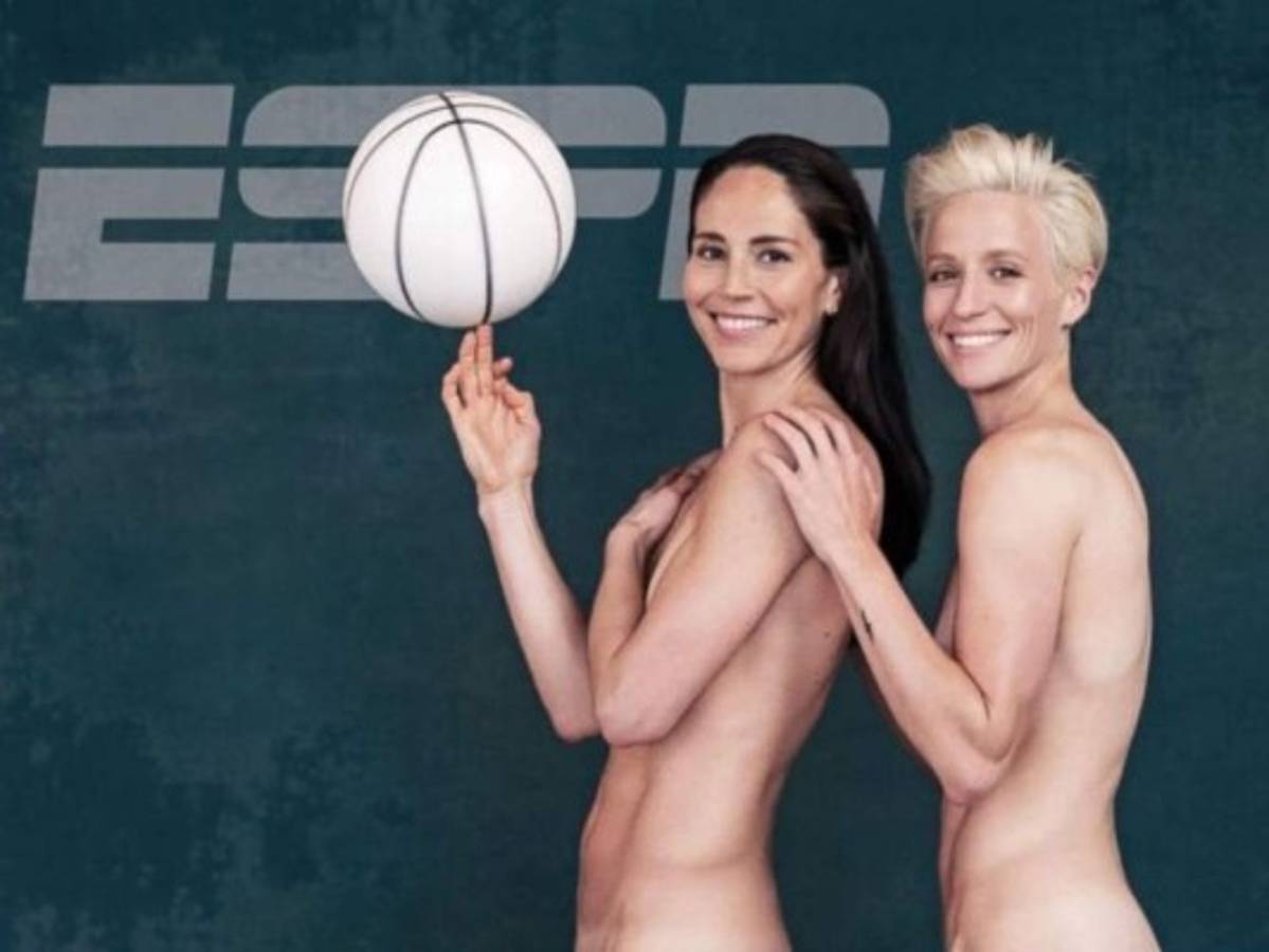 Campeona del mundo con Estados Unidos posa desnuda junto a su novia para ESPN