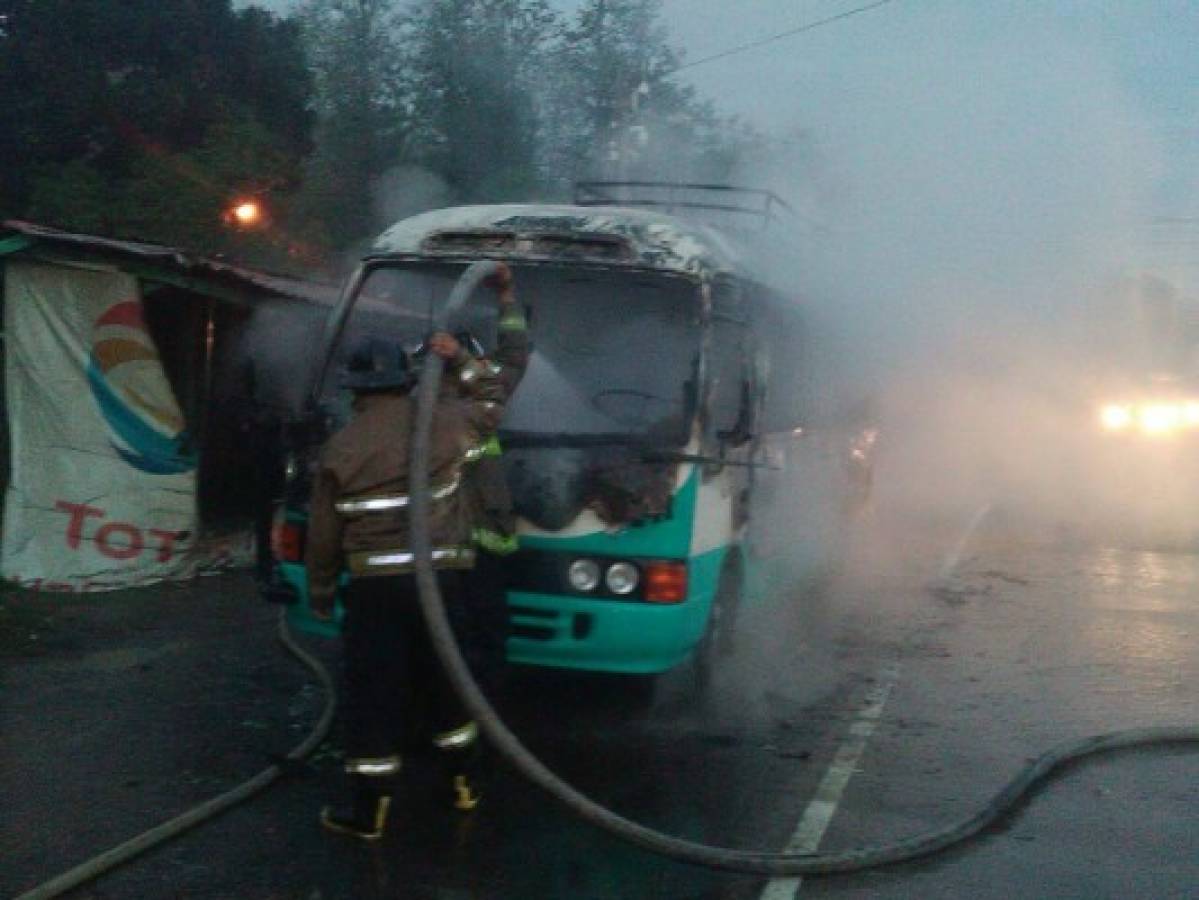 Honduras: Incendian dos buses, uno en La Ceiba y otro en La Lima