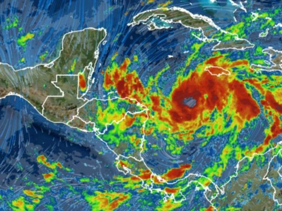 El Salvador eleva nivel de alerta ante amenaza de tormenta Eta