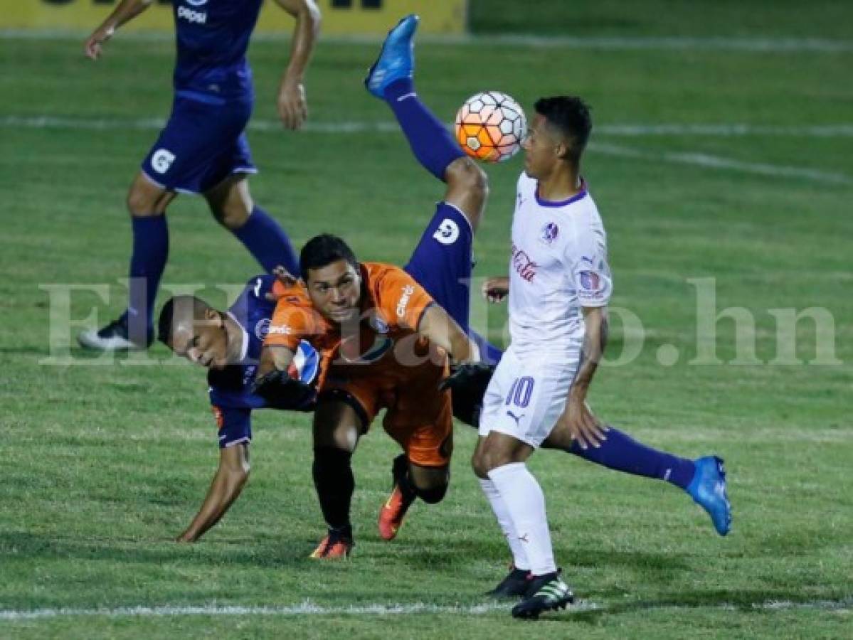 Olimpia venció 3-1 a Motagua, le quitó el invicto y el liderato del torneo de Apertura hondureño