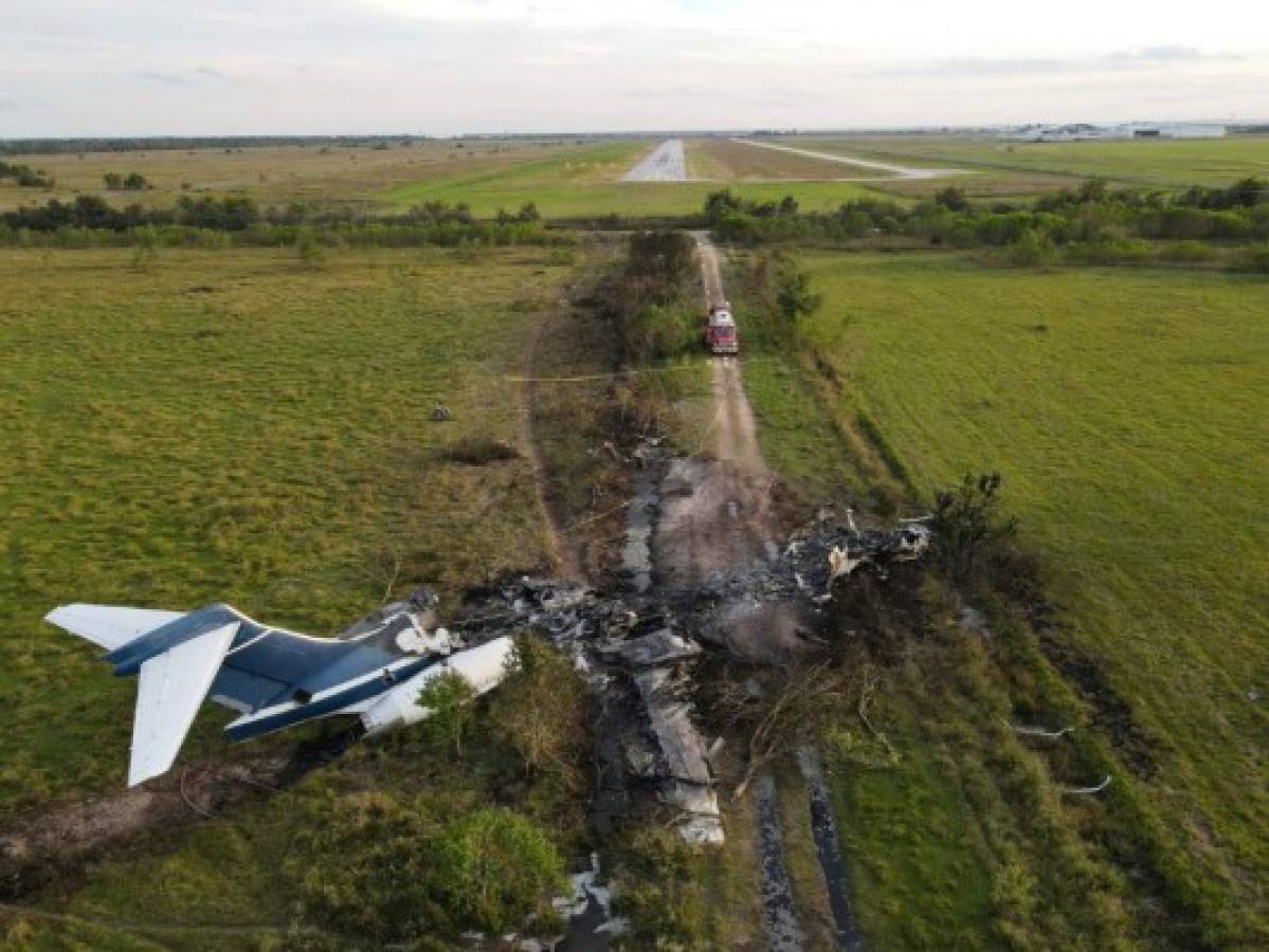 Texas: Un avión se estrella y sobreviven las 21 personas a bordo  