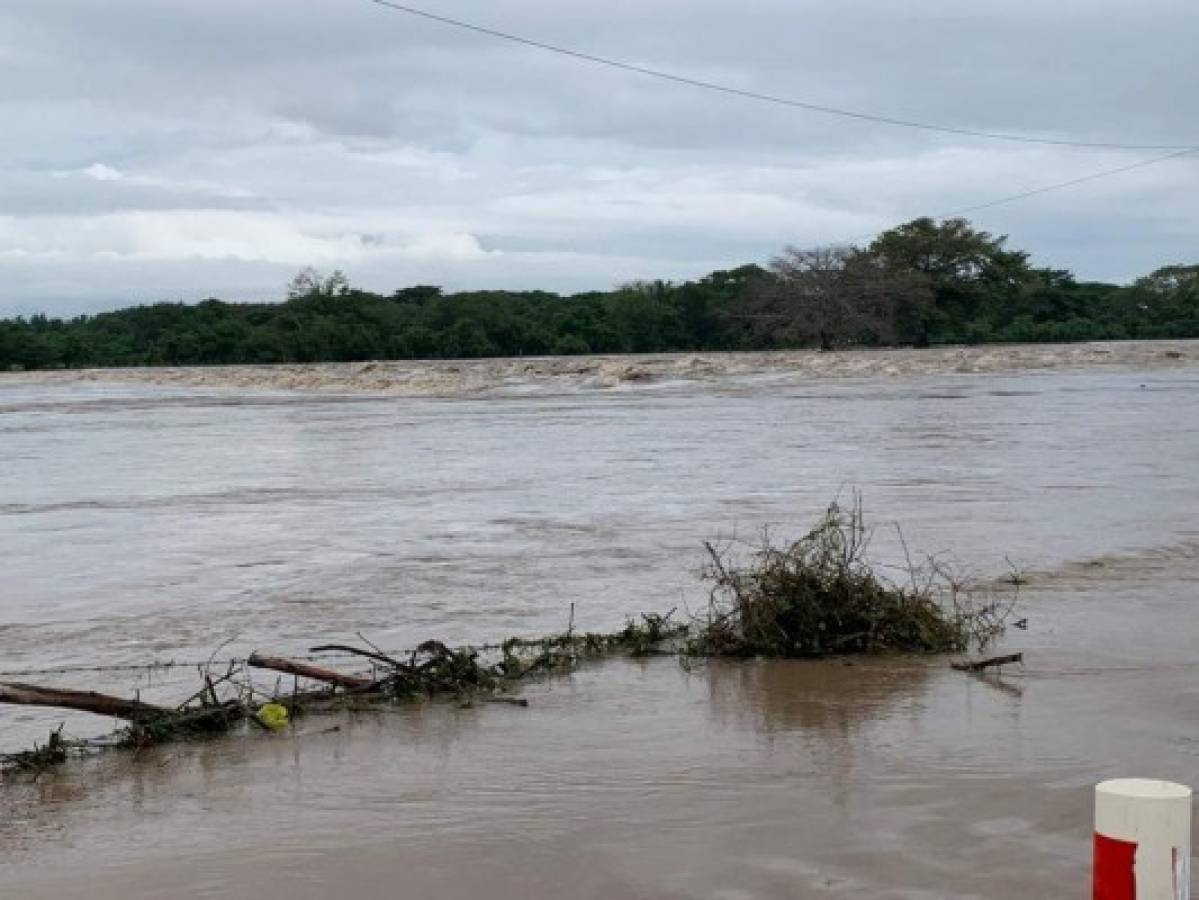 Luto y devastación dejan lluvias en el sur y occidente de Honduras