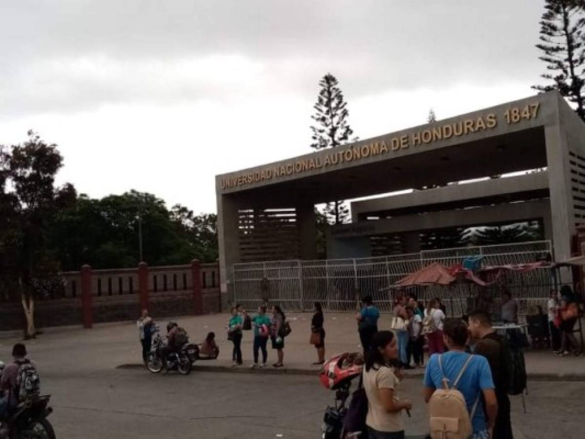 Tomados principales centros educativos de Honduras