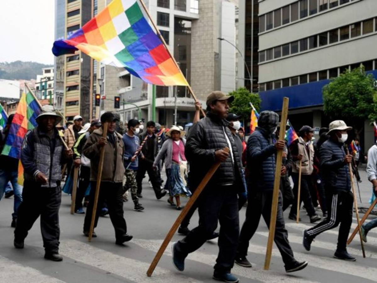 Cuba denuncia detención de cuatro funcionarios en Bolivia y exige su liberación