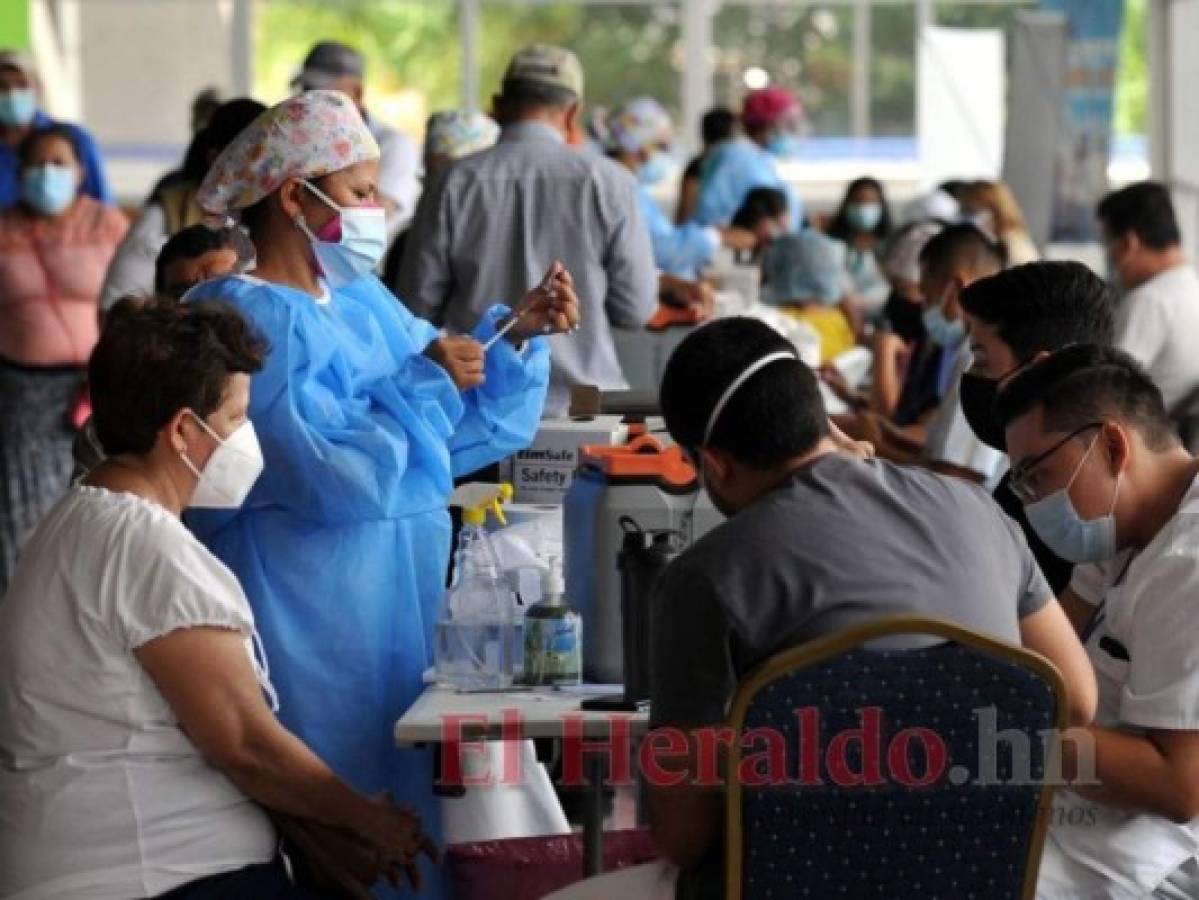 Quinta jornada deja a miles sin vacuna y deben esperar la siguiente fase