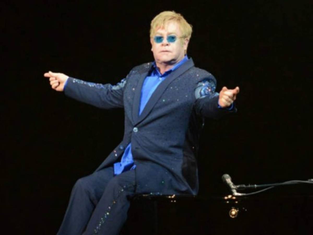 Elton John contrajo infección 'potencialmente mortal' tras gira en Sudamérica