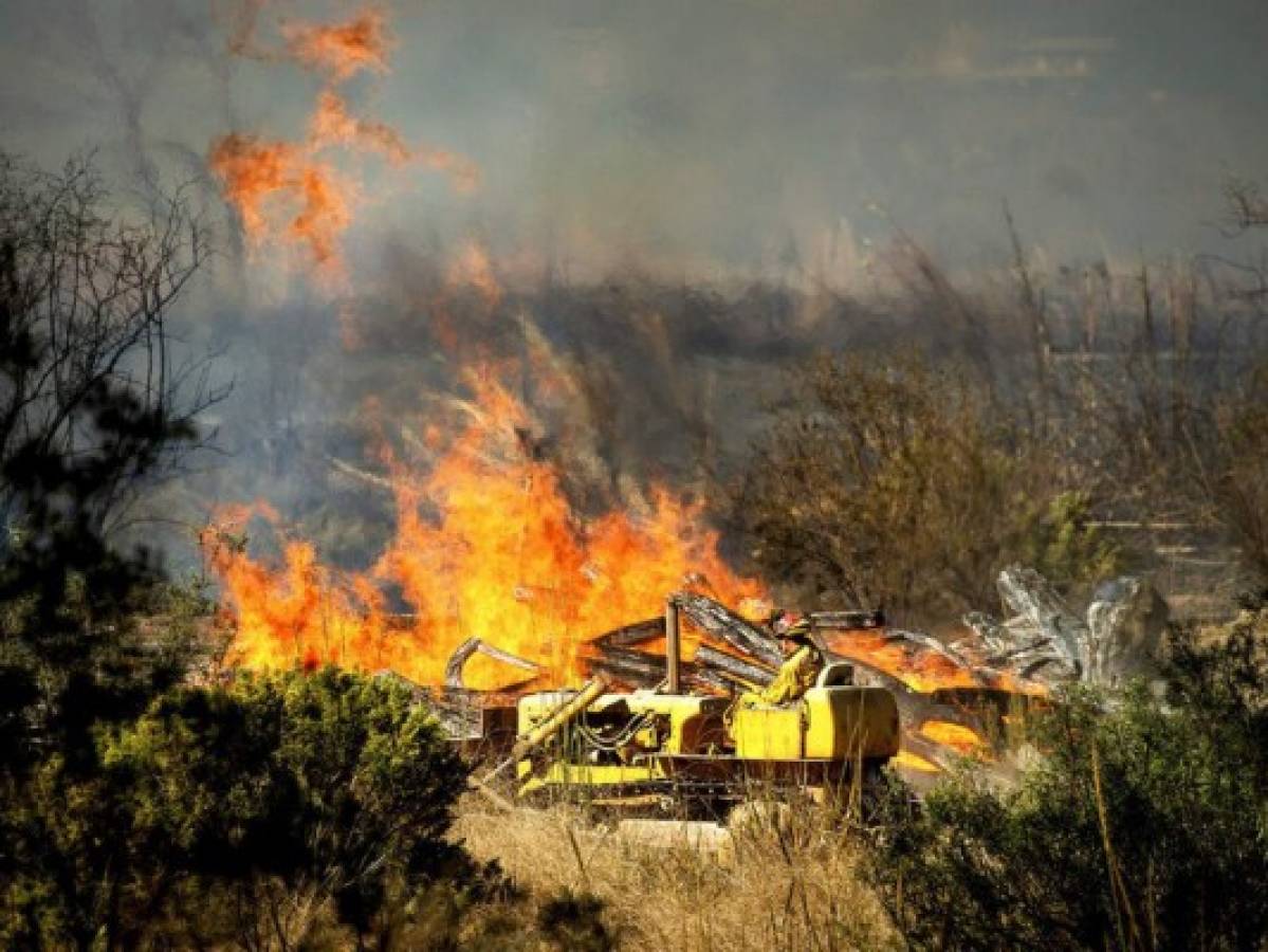 Incendios forestales en Baja California, México: 2 muertos 