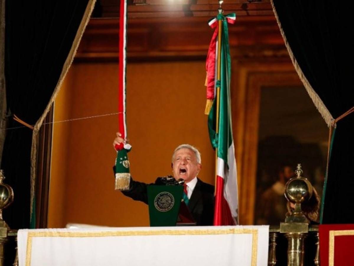 AMLO celebra Día Independencia de México entre multitudes  