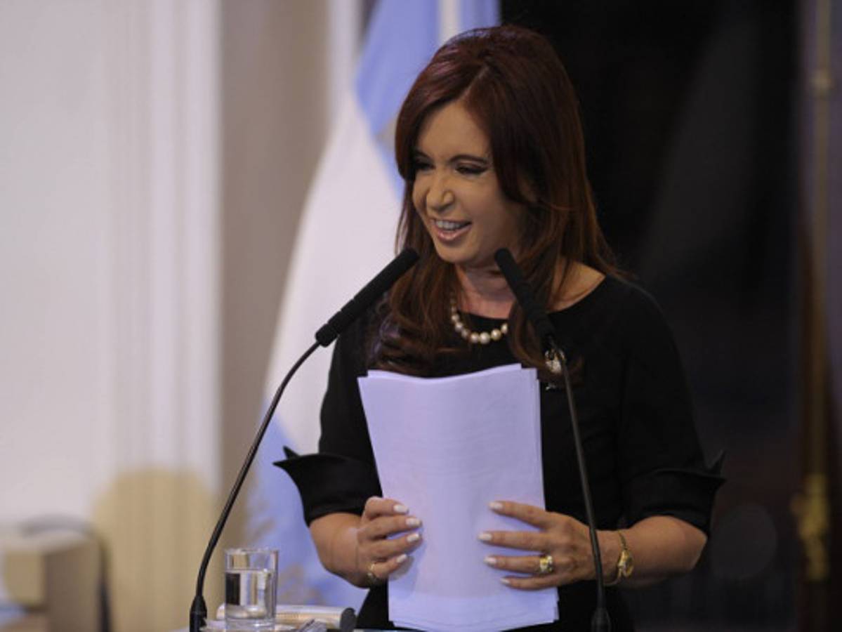 Presidenta Fernández promulga ley expropiación de YPF a Repsol