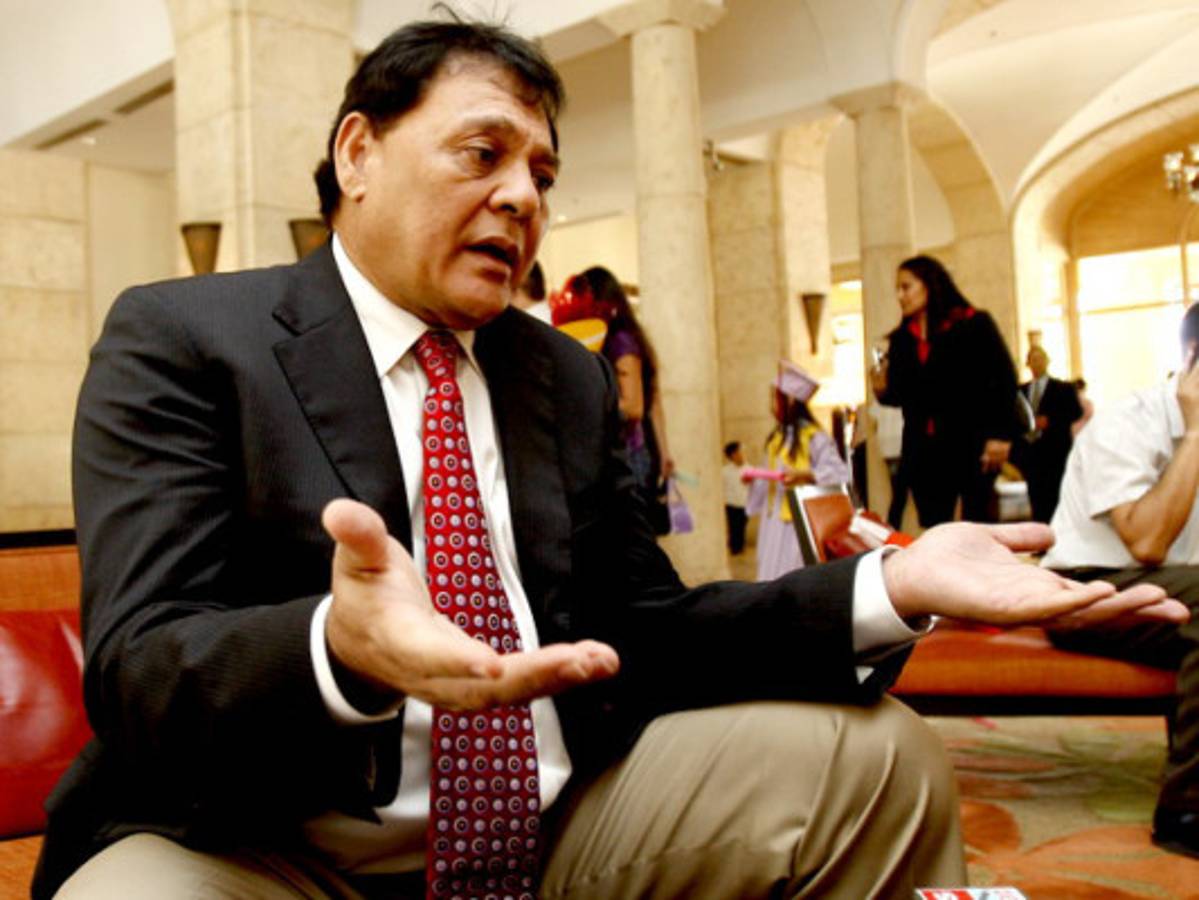 Roberto Martínez Lozano renuncia a su cargo como gerente de la ENEE