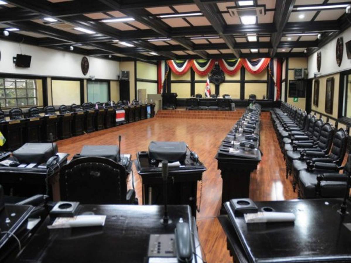 Asume en Costa Rica legislativo con mayor número de evangélicos en su historia