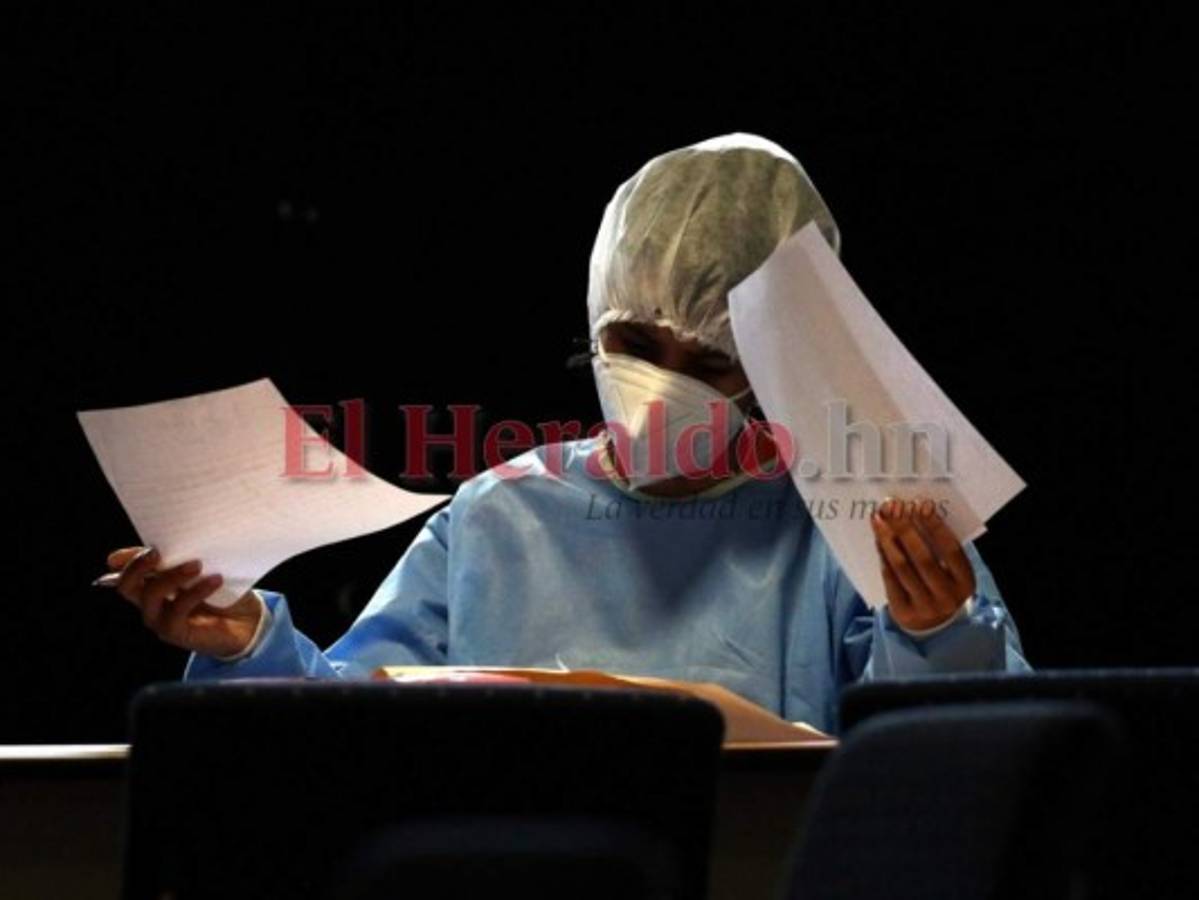 Salud contratará unas 150 personas para trabajar en hospital móvil