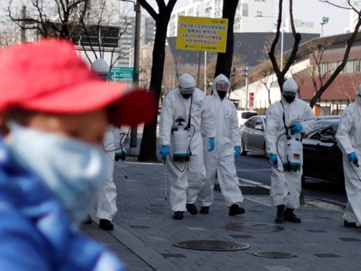 Número de contagios por coronavirus casi llega a los 100,000  