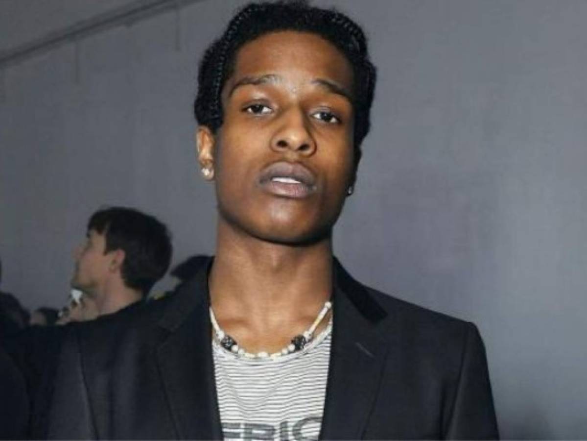 Rapero A$AP Rocky en libertad mientras espera sentencia