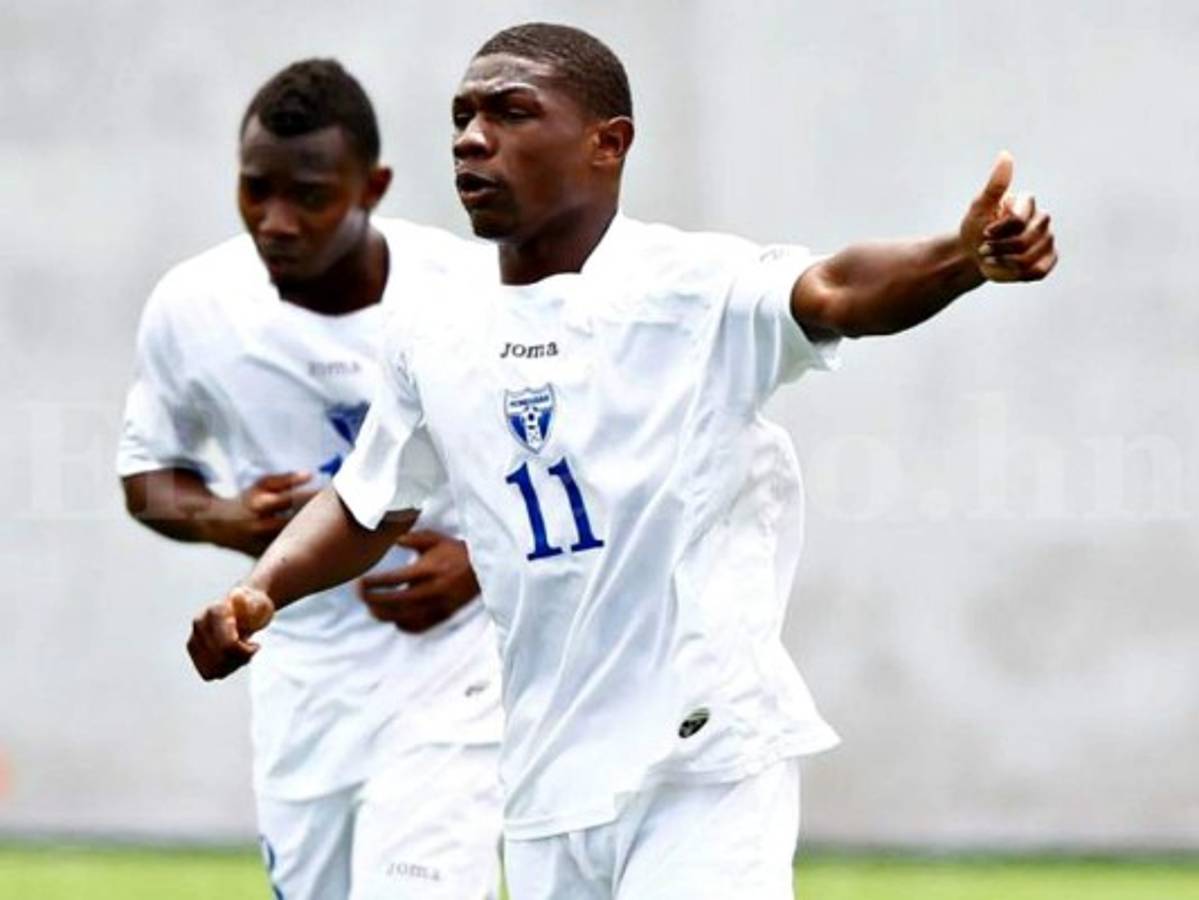 Delantero ceibeño, ex del Victoria, Motagua y Vida. Seleccionado nacional hondureño entre 2012 y 2013. Ganador de la medalla de oro en los X Juegos Centroamericanos en Costa Rica.