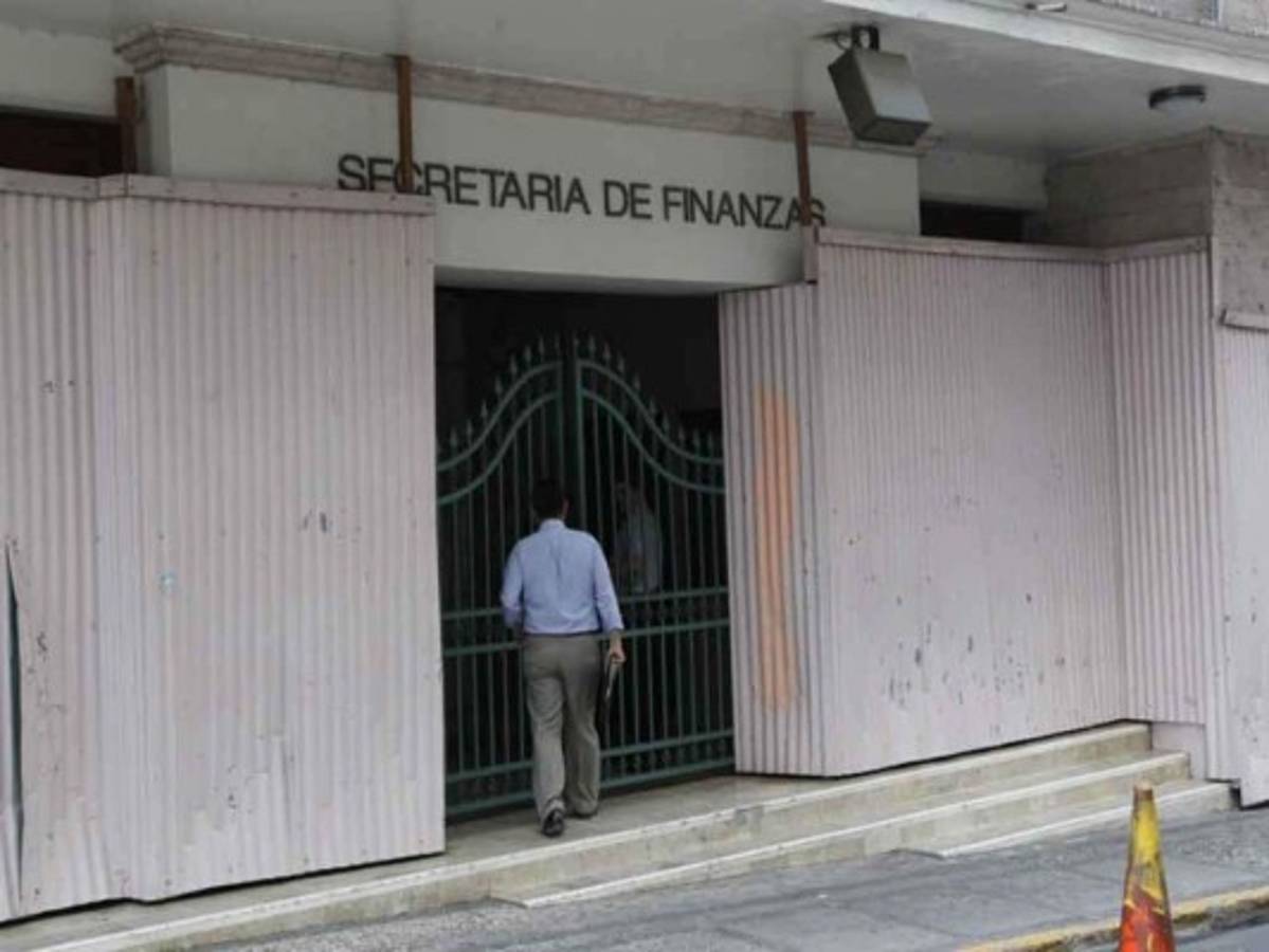 Honduras: Finanzas revisará presupuesto de mayo para proponer incremento a empleados