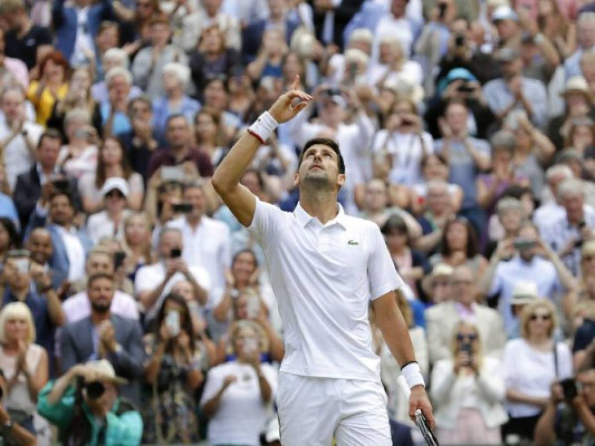 Djokovic vence a Federer y suma su 5to trofeo de Wimbledon