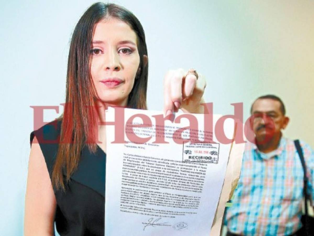 Iroshka Elvir pide al TSE aclarar nombre del partido de Salvador Nasralla