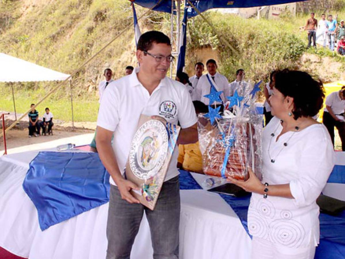 Honduras entrega Antorcha Centroamericana a Nicaragua