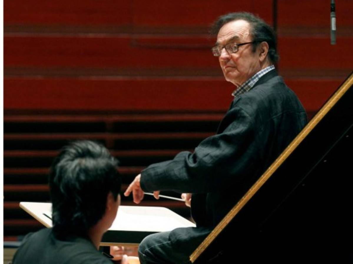 Cuatro mujeres denuncian por acoso al director Charles Dutoit