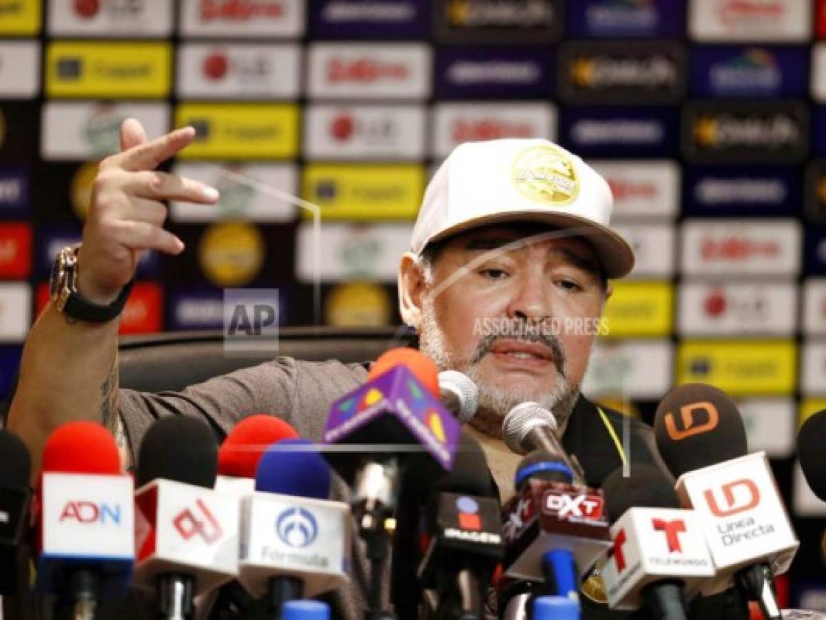 Maradona arremete contra FIFA e Infantino; defiende un messi