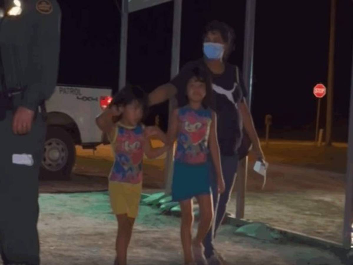 Hondureña embarazada se entrega a Patrulla Fronteriza junto a sus dos pequeñas hijas