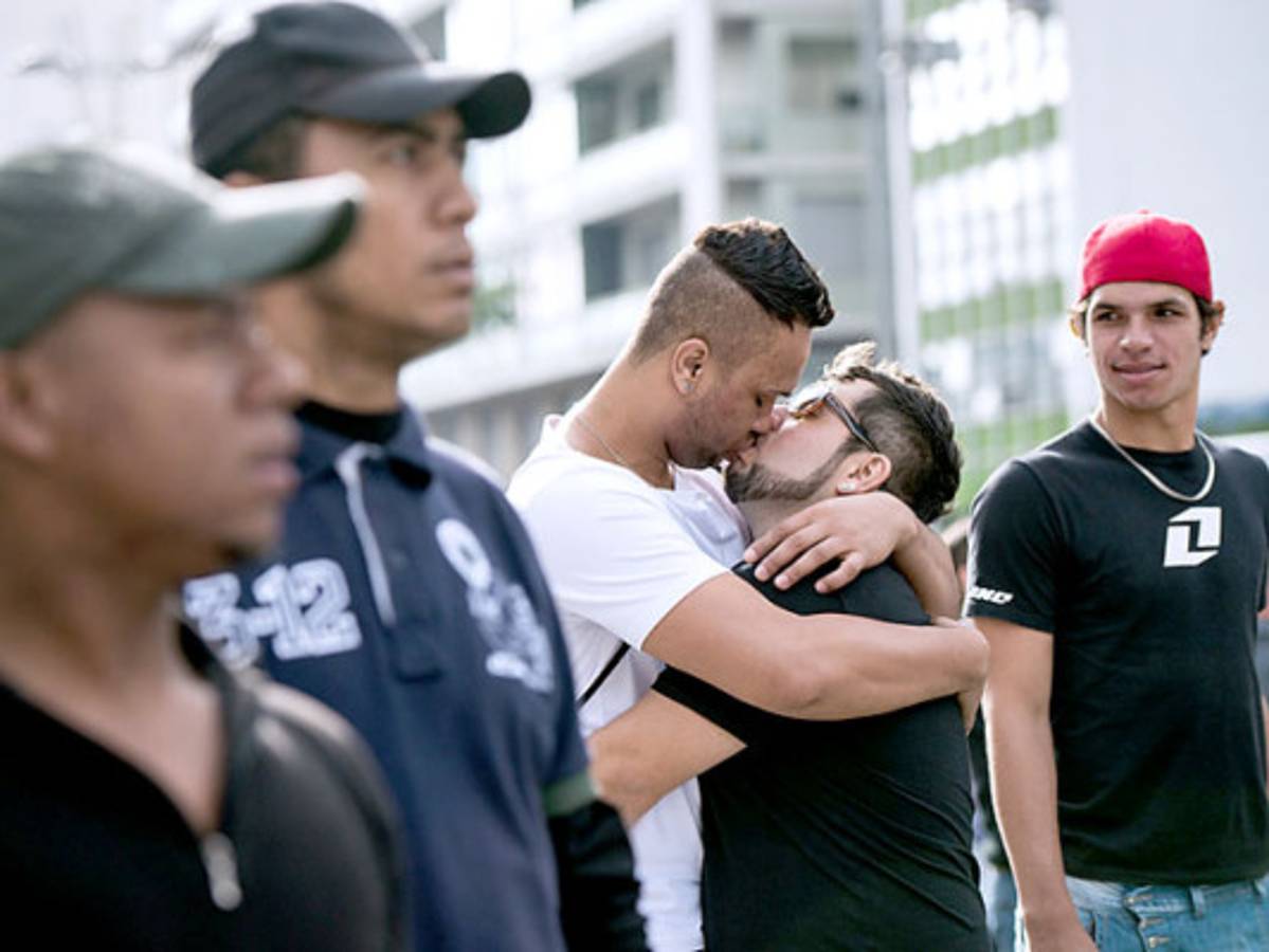 Sao Paulo monta fiesta con nuevo desfile del Orgullo Gay