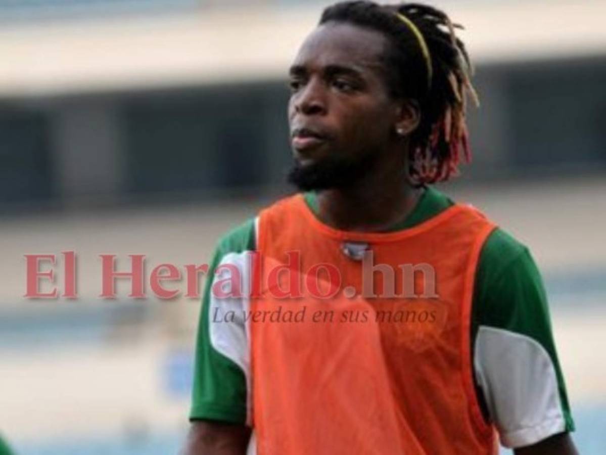 Llegan a Honduras restos del exjugador hondureño Walter 'Pery' Martínez