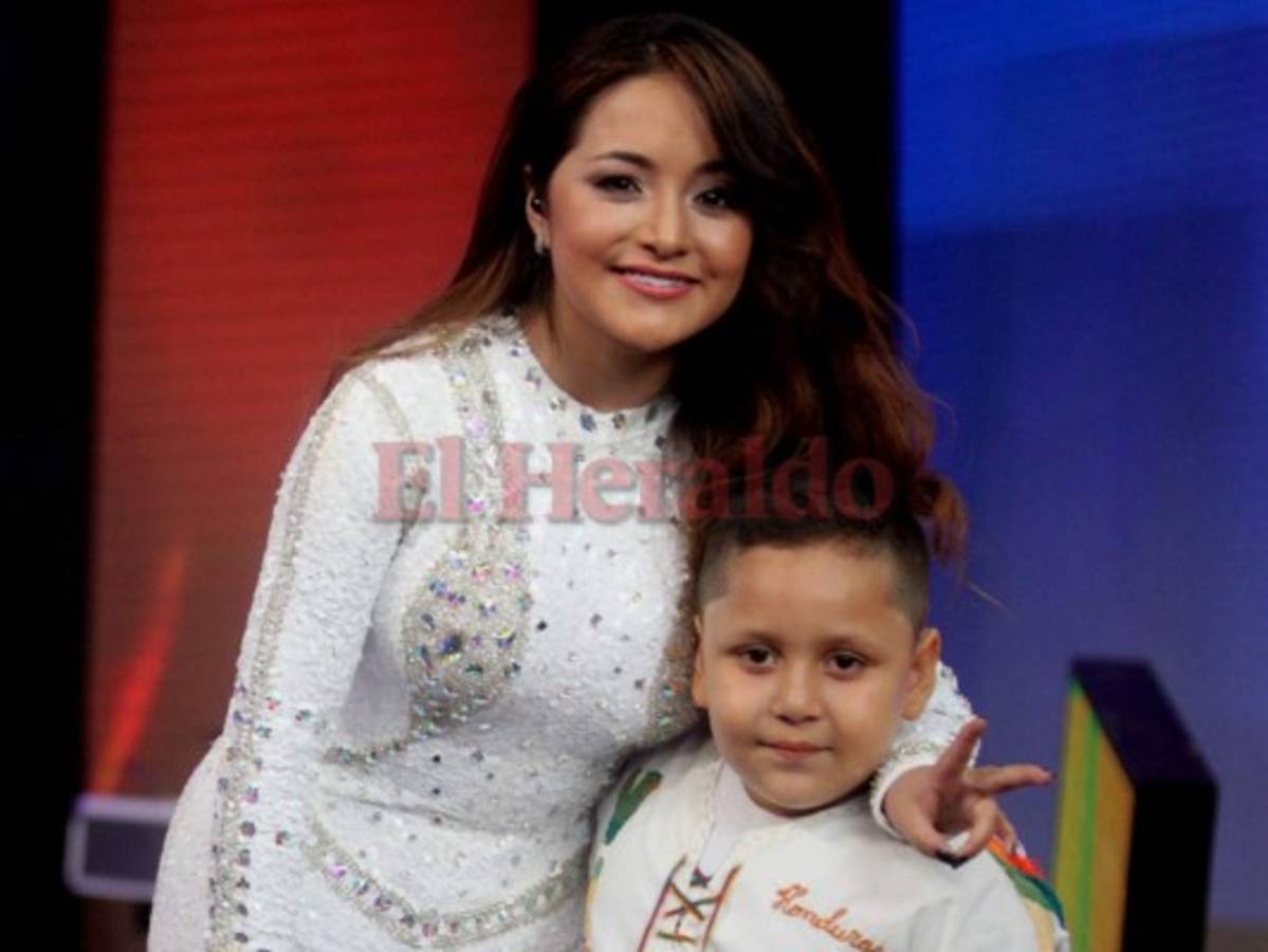 Dinámica presentación de Rubí Ibarra en la Teletón 2017 se roba los aplausos