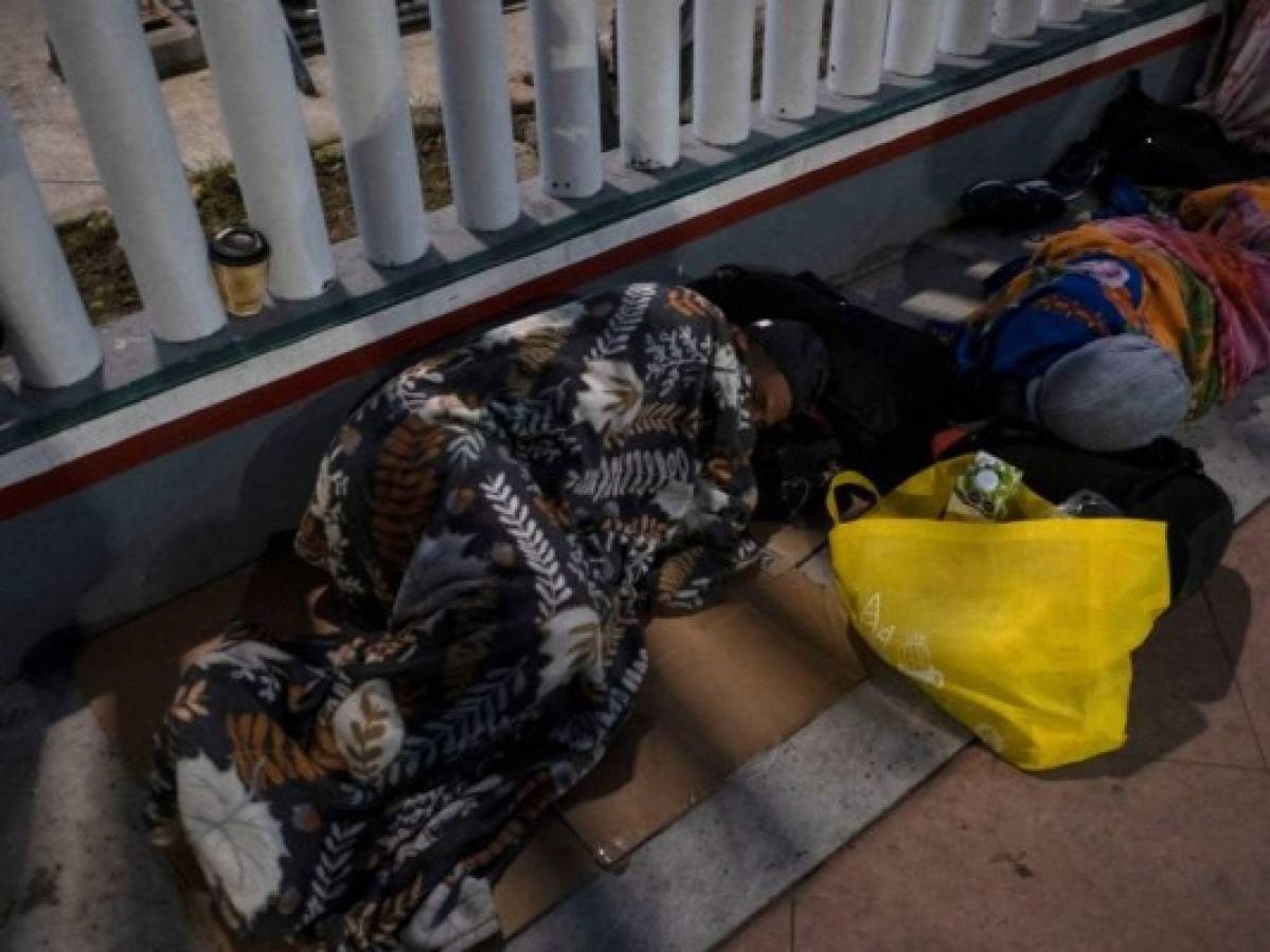 En México, migrantes cuentan las horas para que EEUU abra sus puertas