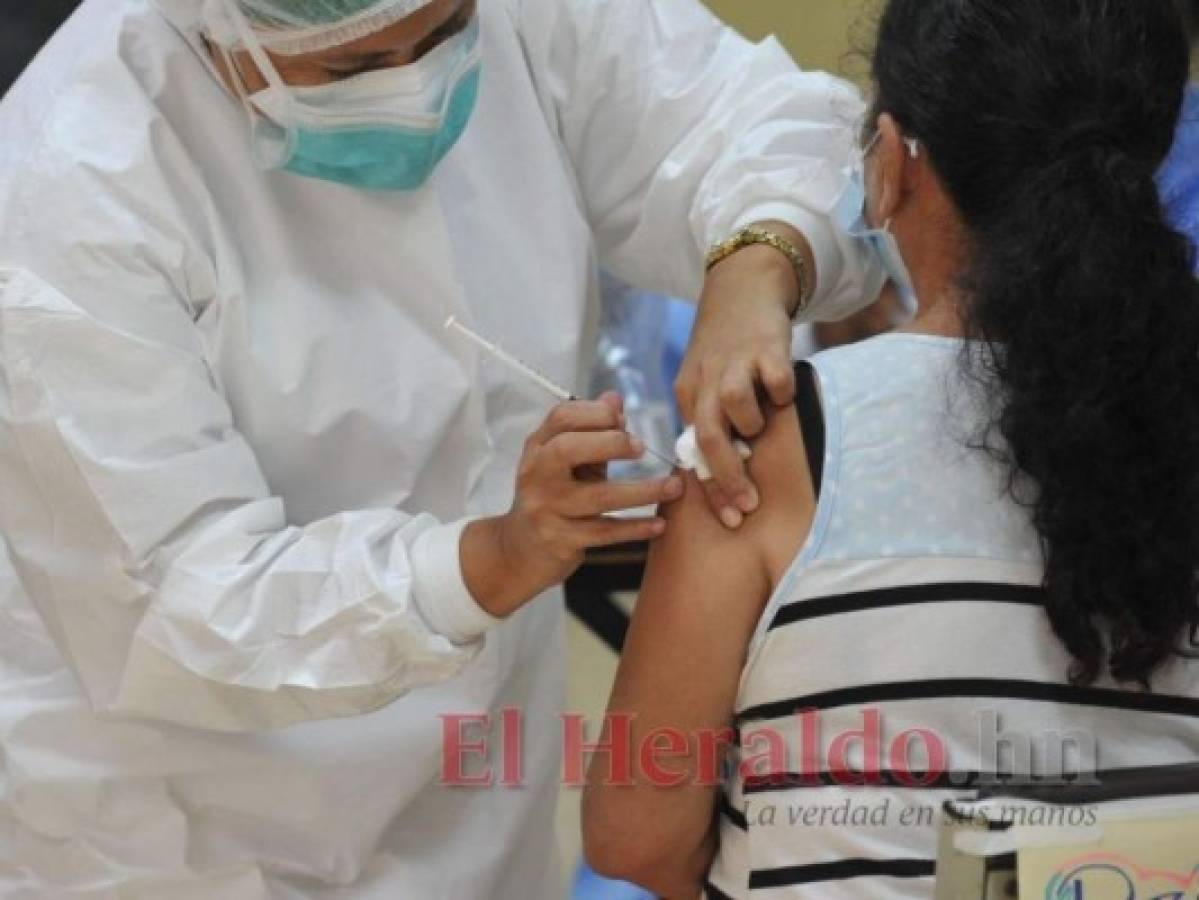 El jueves inició la inoculación de mayores de 12 años con discapacidad. Culmina el 26 de junio. Foto: Marvin Salgado/El Heraldo