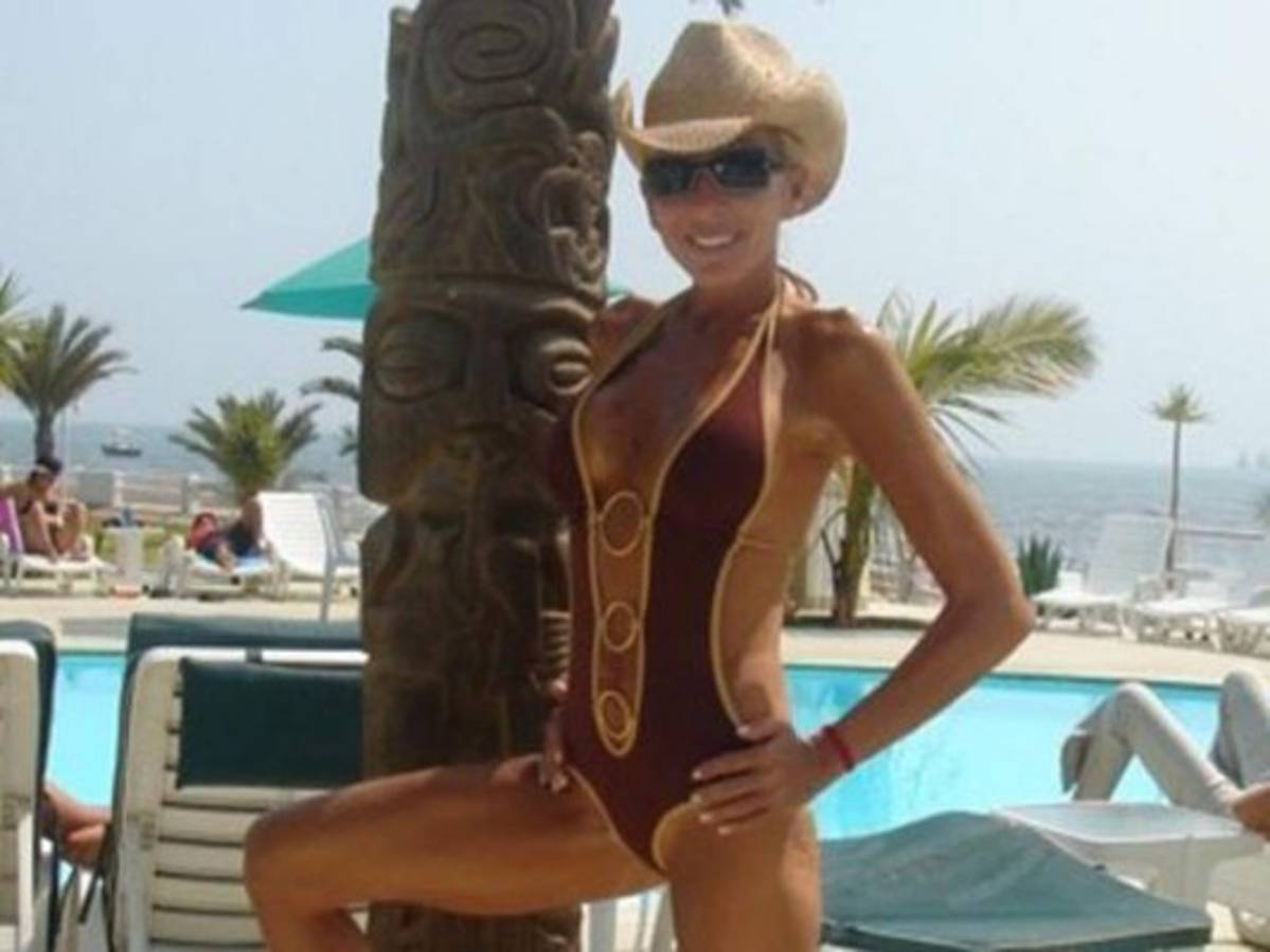 ¡Laura Bozzo en bikini!