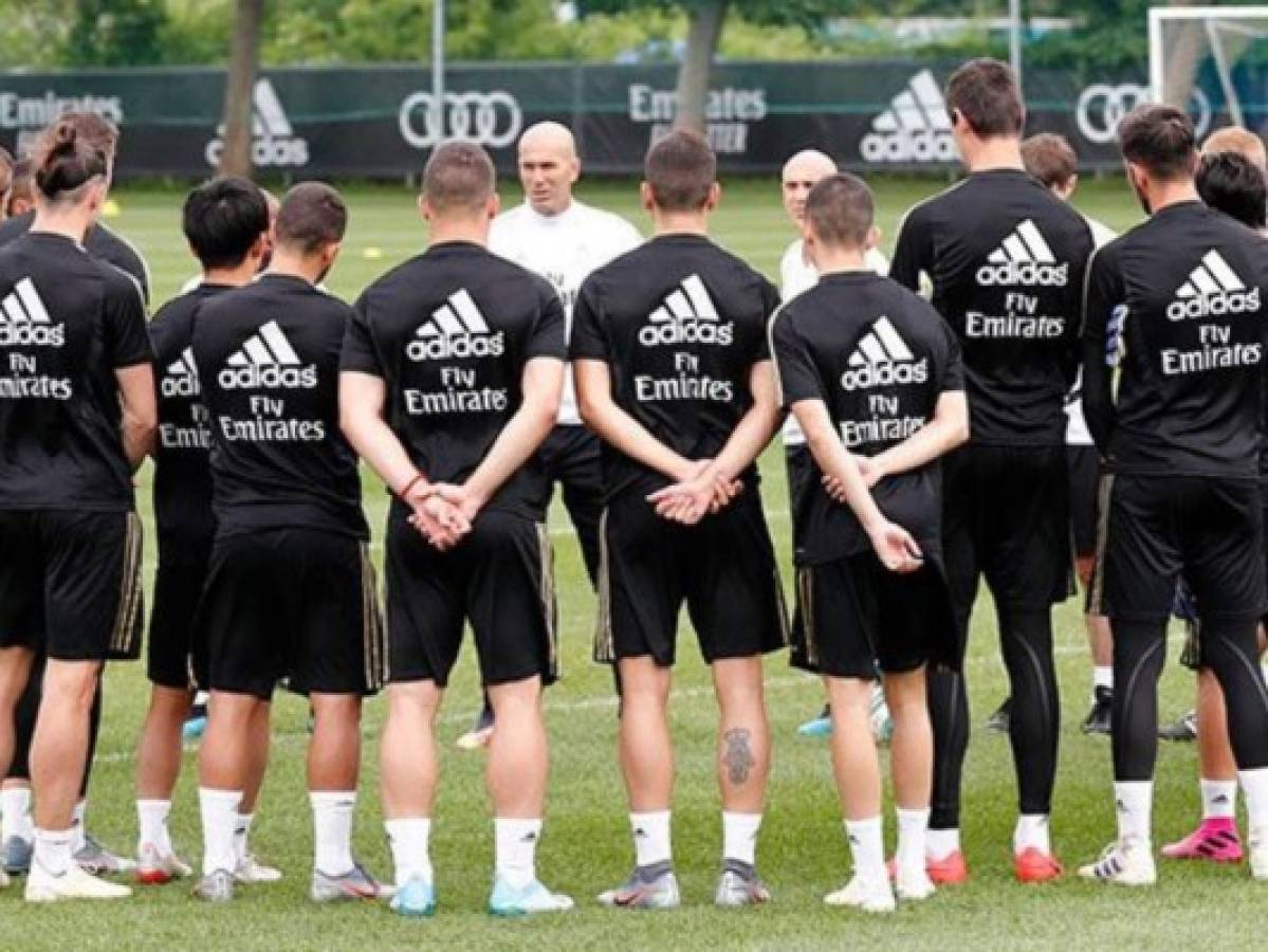 Zidane vuelve a dirigir al Real Madrid tras asistir al funeral de su hermano