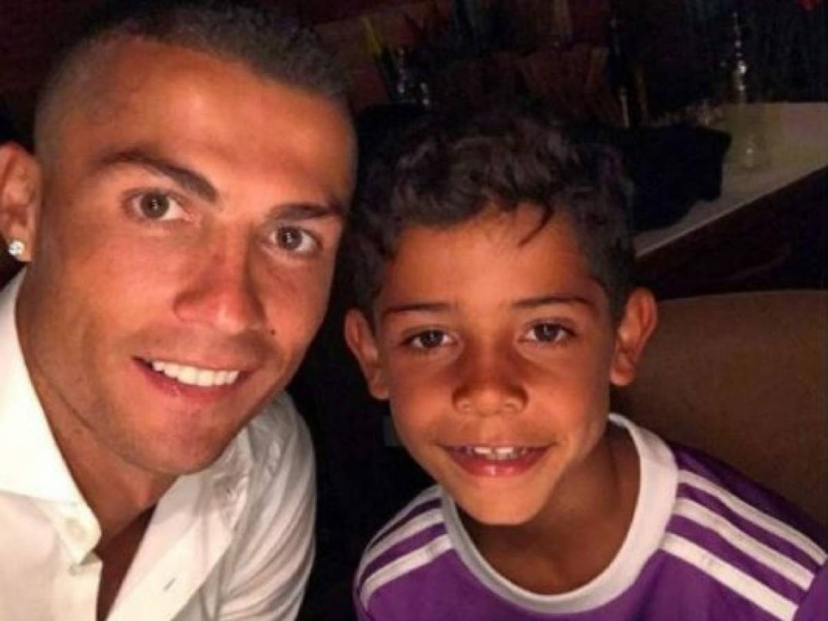 Hijo de Cristiano Ronaldo abre cuenta en Instagram con mensaje a Messi: 'Mi ídolo'
