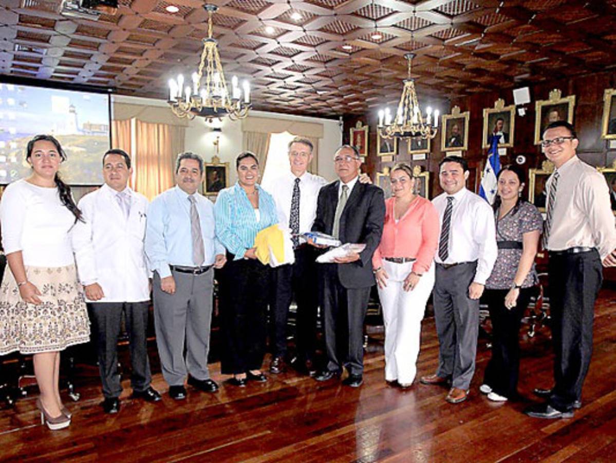 Iglesia de Jesucristo SUD dona ultrasonidos y rayos X