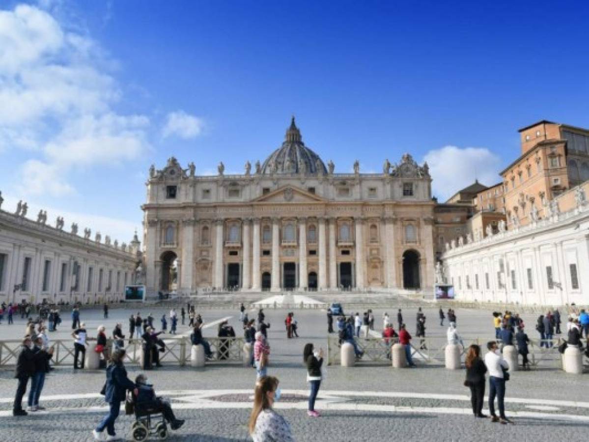 Vaticano investigará supuesto 'me gusta' papal a foto de modelo brasileña  