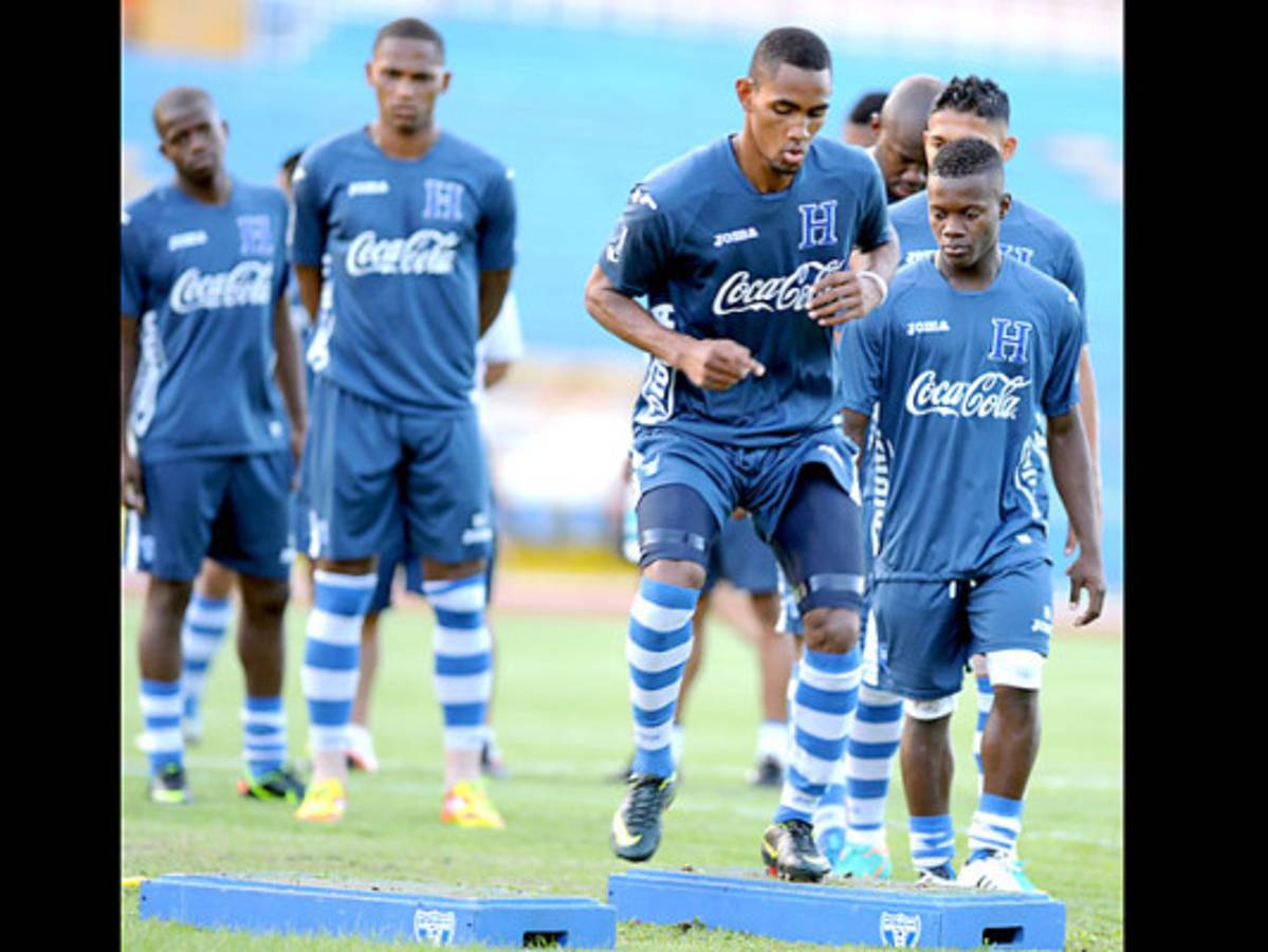 Honduras define su pase a la hexagonal hoy ante Canadá