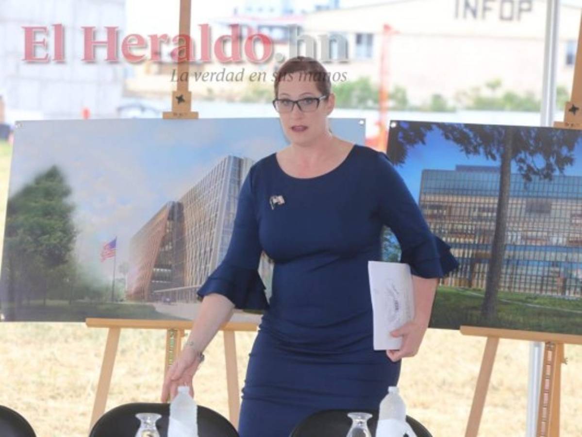 Ponen la primera piedra de la nueva embajada de los Estados Unidos