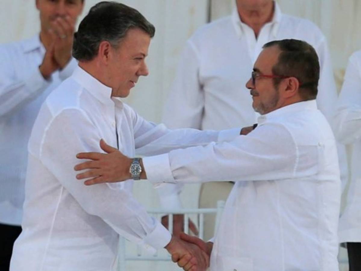 Gobierno de Colombia y las FARC firman un acuerdo de paz en Cartagena de Indias