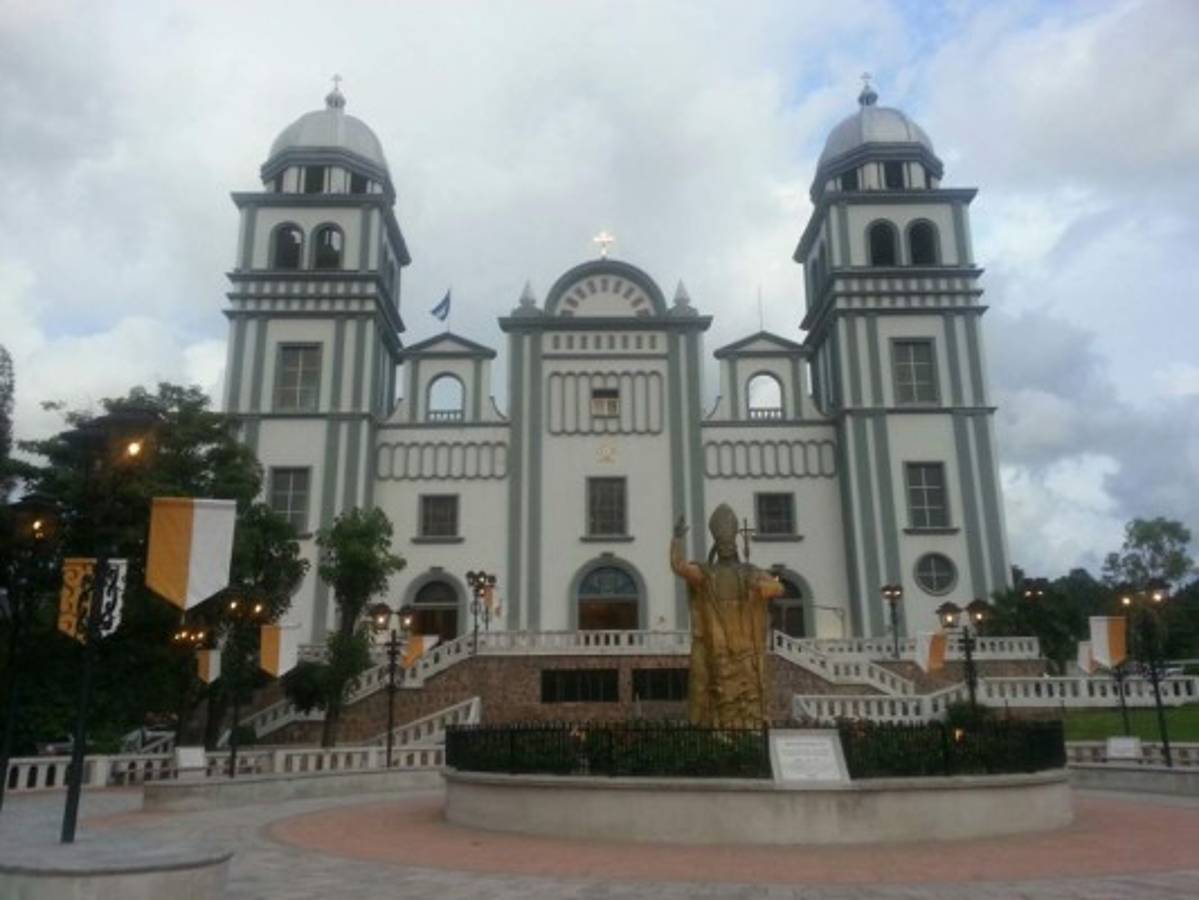 Misa de acción de gracia por el título de Basílica al Santuario de Suyapa