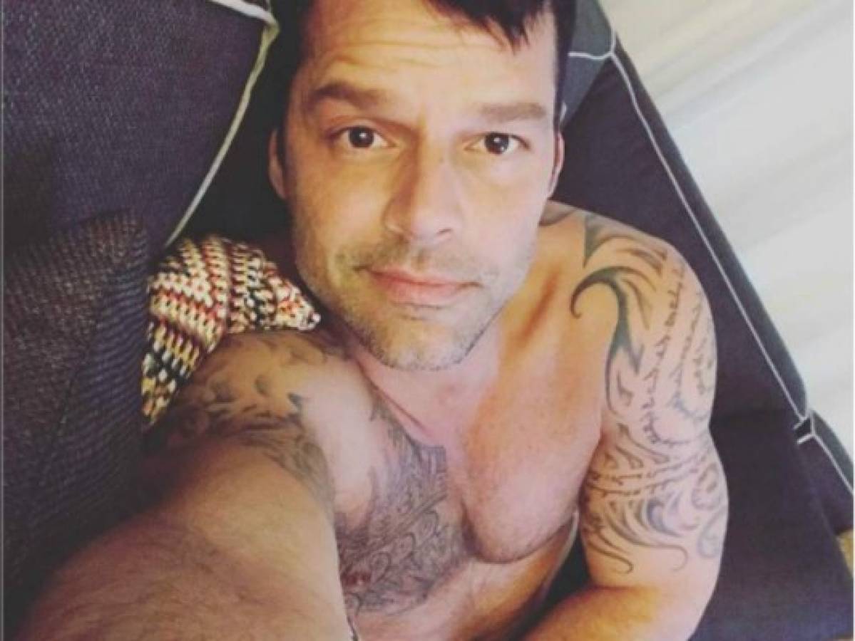 Ricky Martin publica foto de sus pies y decepciona a seguidores